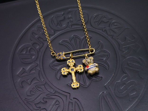 クロムハーツ「Chrome Hearts」のクラシックネックレス - 日常に上品なアクセントを添えるユニセックスモデル