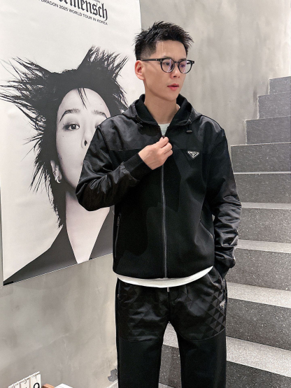 プラダ「Prada」秋冬 メンズ  カジュアルスポーツセット