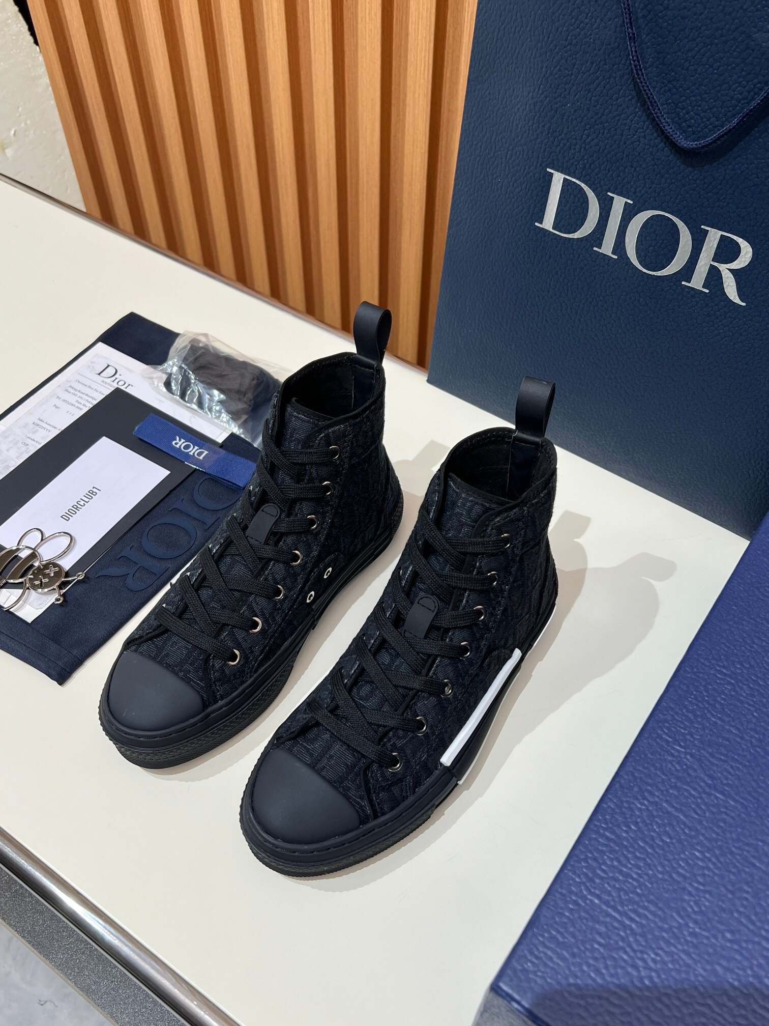 ディオール「Dior」ディオール B23 ローカットスニーカー / ユニセックススニーカー