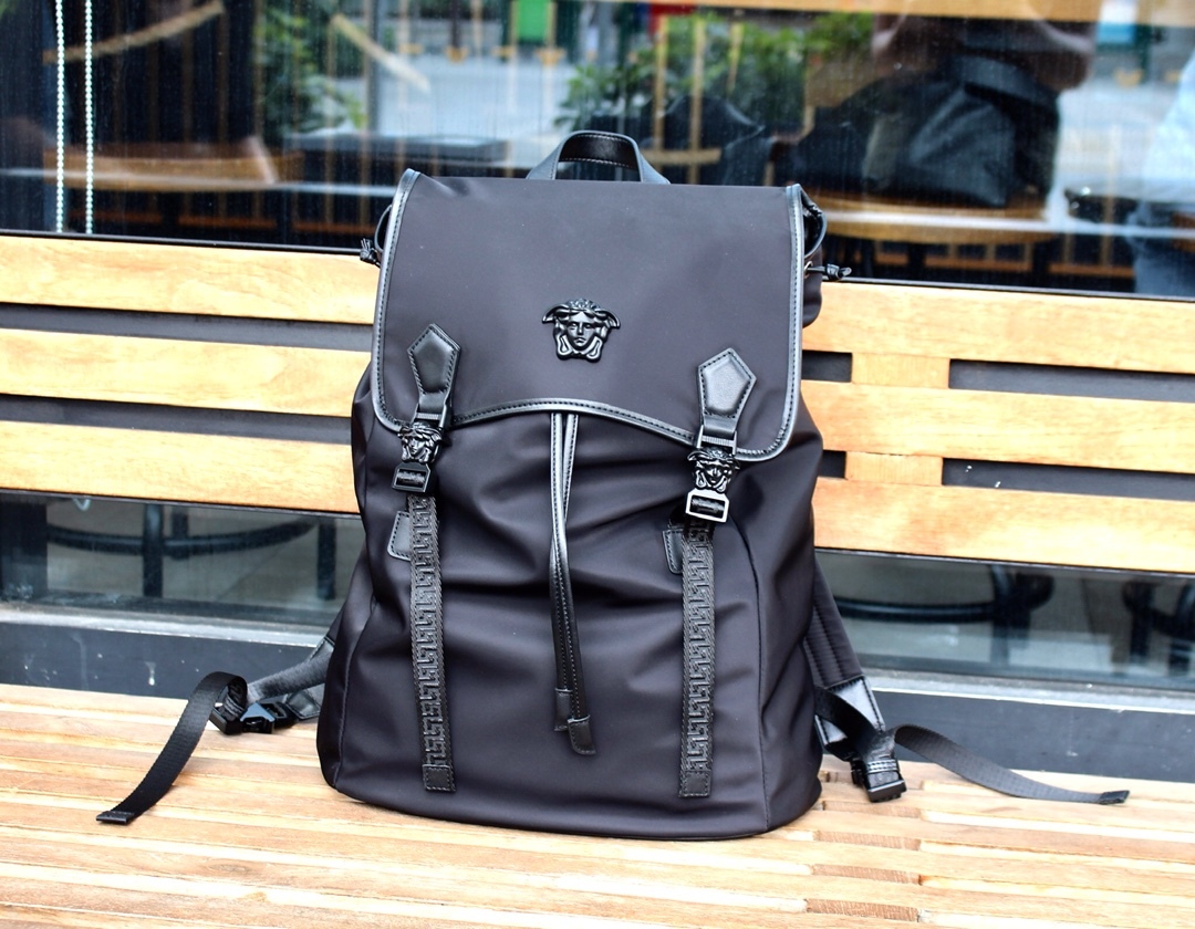 ヴェルサーチ「Versace」メデューサ バックパック