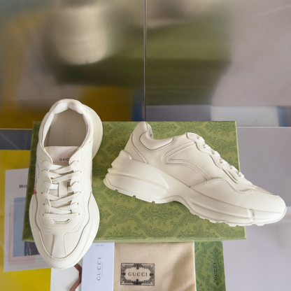 グッチ「Gucci」グッチ ライトン スニーカー (スネークイヤーリミテッド) / レザースニーカー