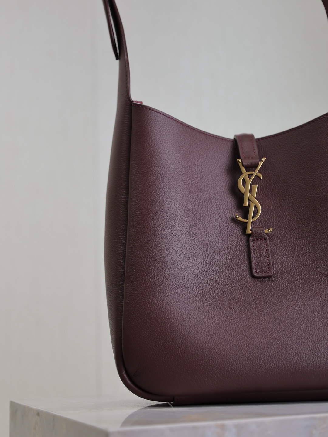 2026サンローラン「SAINT LAURENT LE 5 À 7 スモール ソフト ハンドバッグ