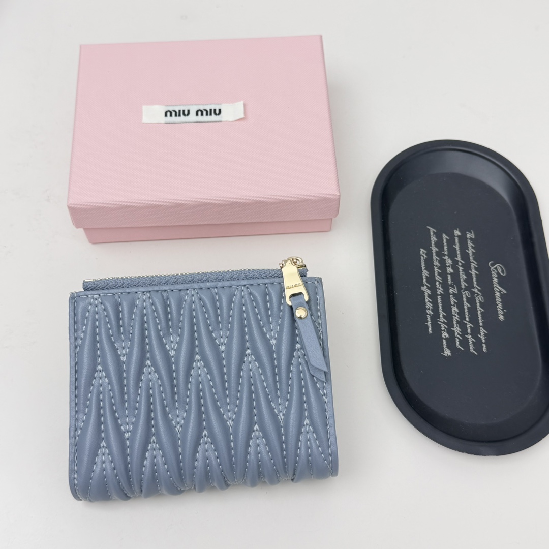 ミュウミュウ「Miu Miu」ミュウミュウ マテラッセ ラムスキン コンパクトバッグ 790 / ショルダーバッグ
