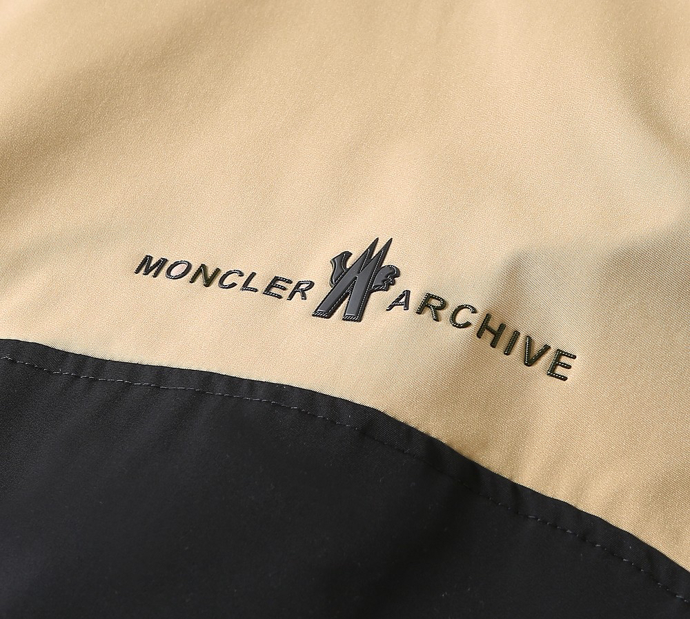 モンクレール「Moncler」秋のフード付きジャケット