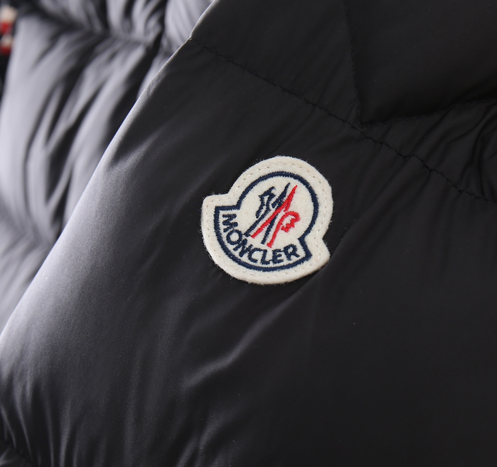 モンクレール「Moncler」秋冬 ダウンジャケット