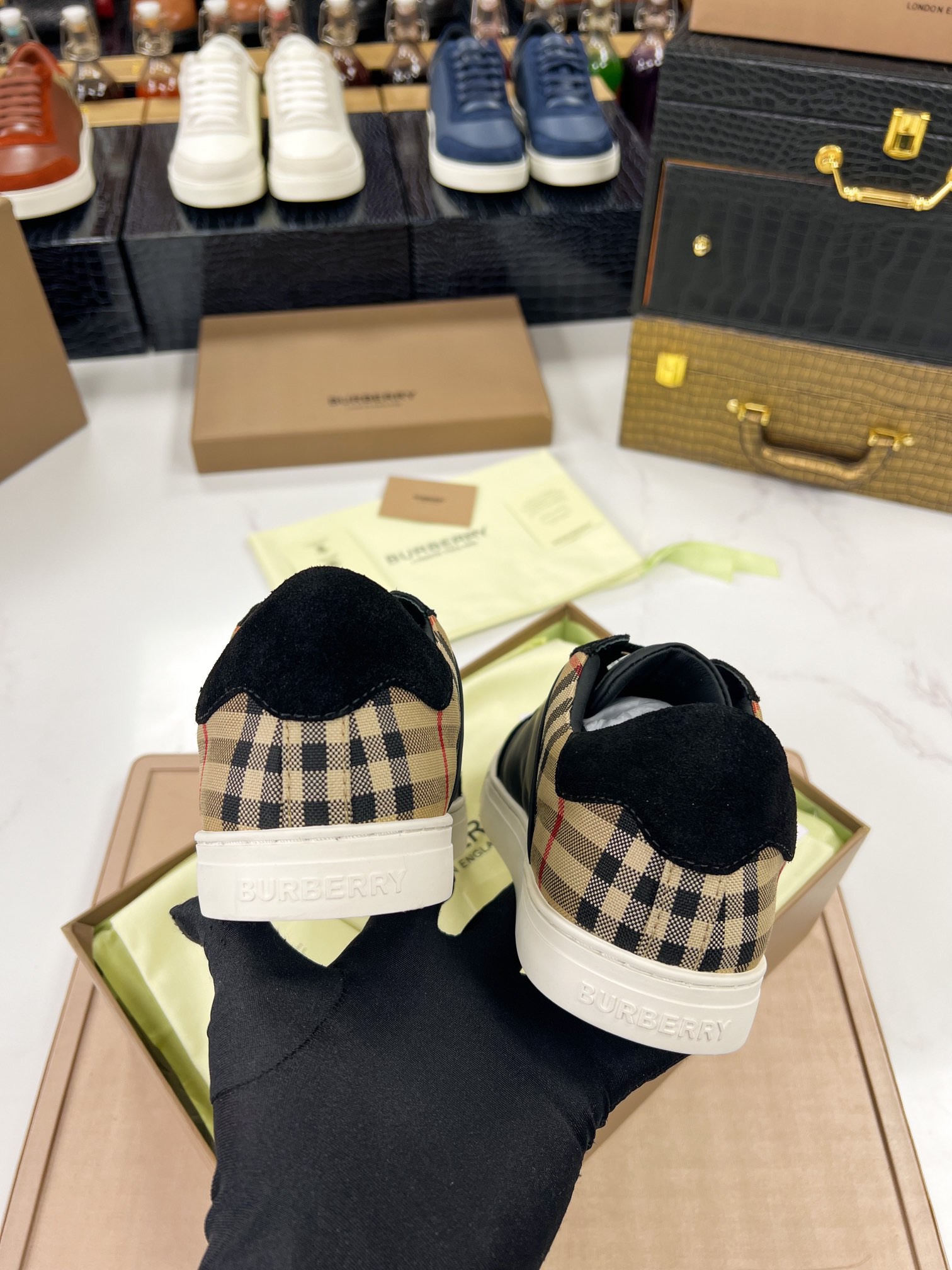 バーバリー「Burberry」バーバリー テラス スニーカー / レザースニーカー