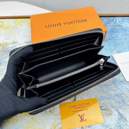 ルイ・ヴィトン「Louis Vuitton」ジップアラウンド ウォレット