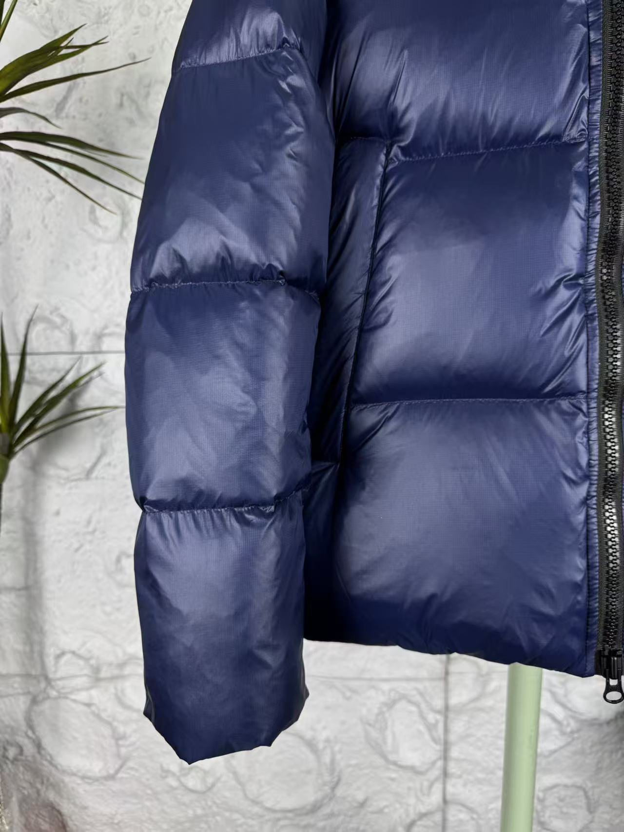 カナダグース「Canada Goose」秋冬フード付きダウンジャケット