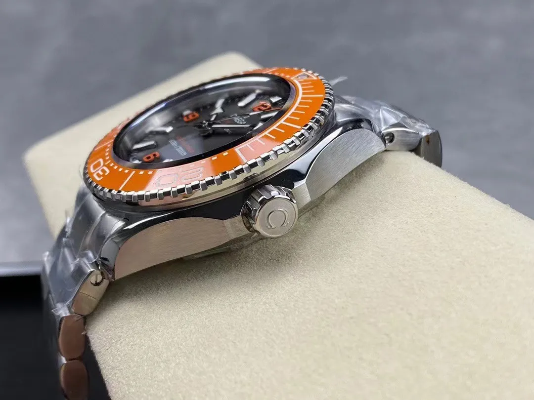 オメガ「Omega」シーマスター プラネットオーシャン ウルトラディープ 6000m プロフェッショナルダイバーズウォッチ46MM