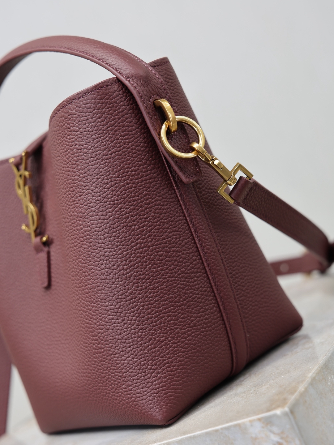 2026サンローラン「Saint Laurent LE 37 プティ ブレイデッドレザー バケツバッグ