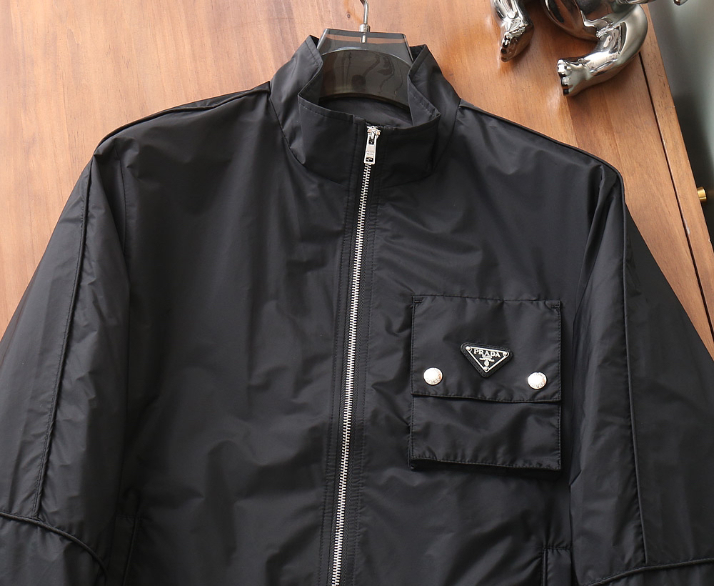 プラダ「Prada」秋冬 フード付きアウター