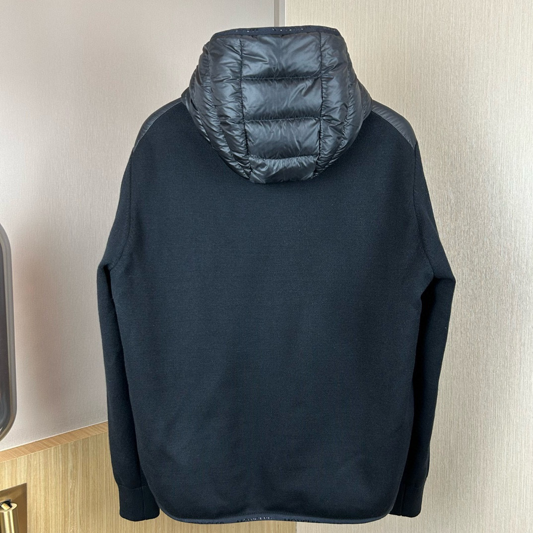 モンクレール「Moncler」ミドル丈フード付きダウンジャケット