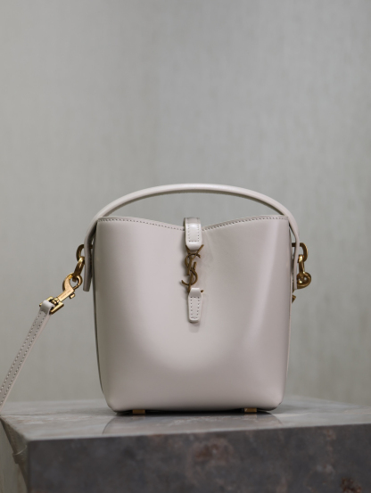 2026サンローラン「Saint Laurent LE 37 ミニ スムースカーフレザー バケツバッグ
