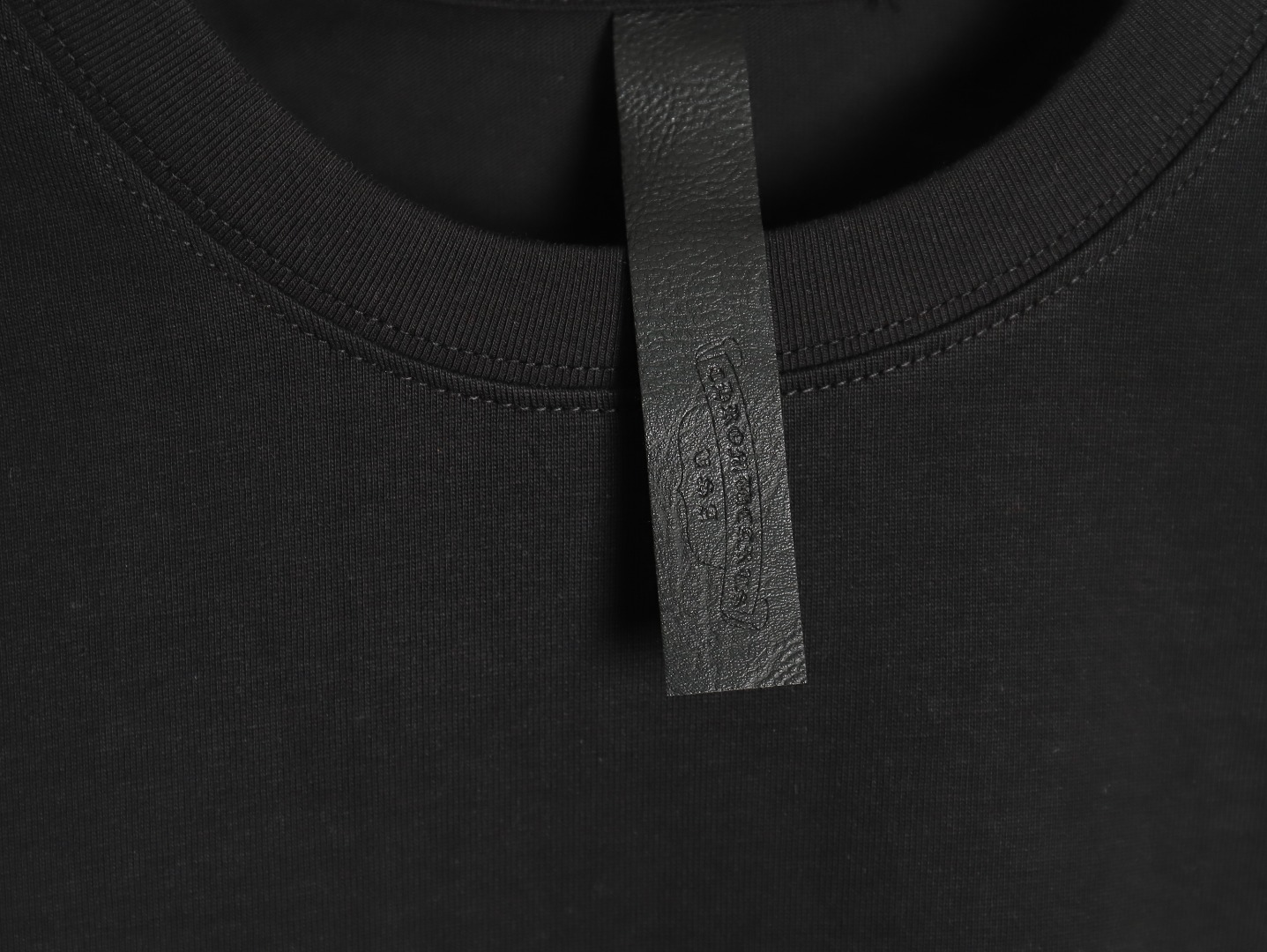 クロムハーツ「Chrome Hearts」レインボークロス オーバーサイズTシャツ