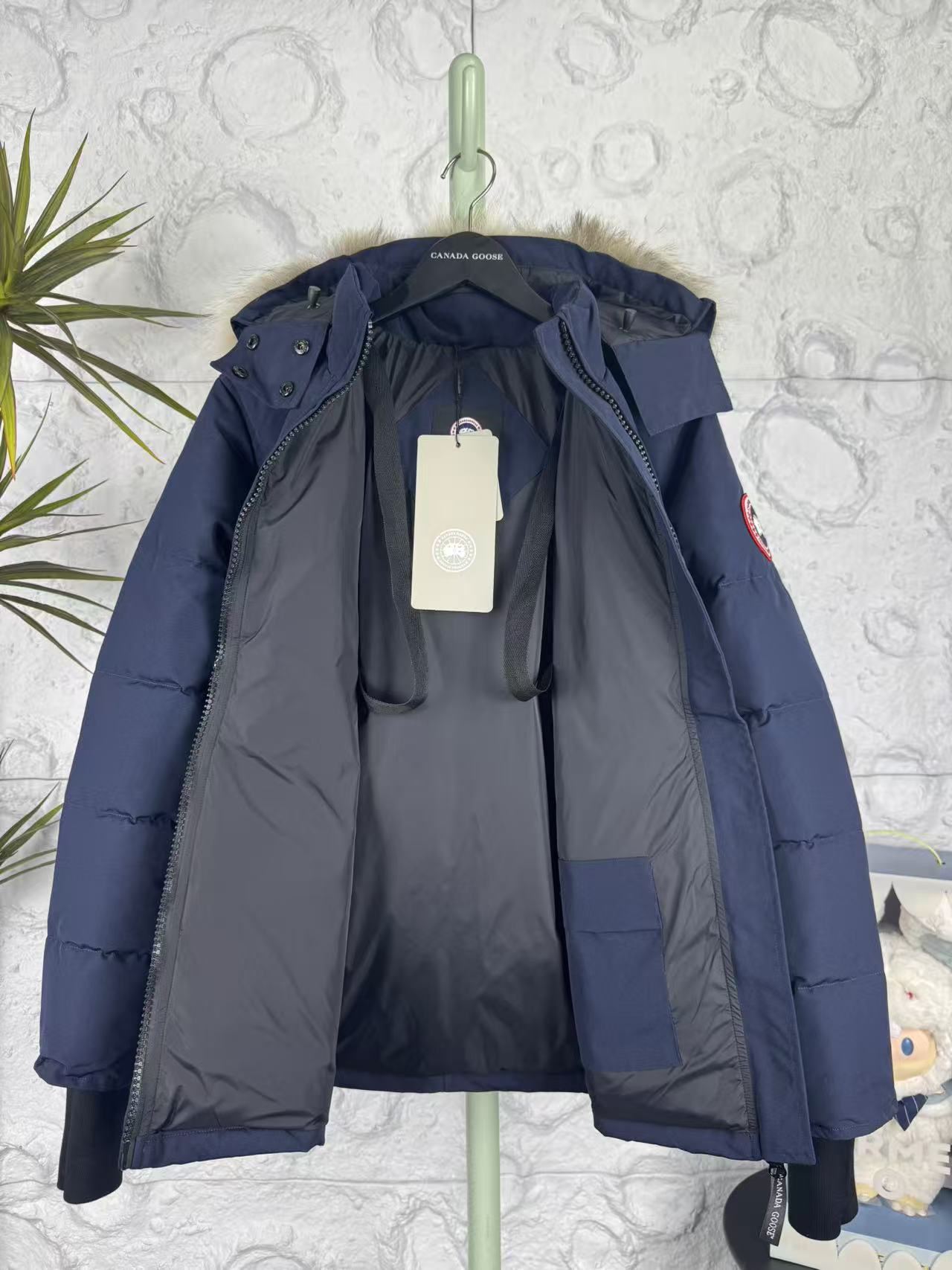 カナダグース「Canada Goose」秋冬フード付きダウンコート