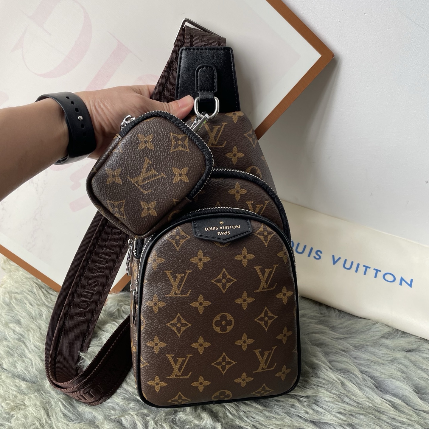 ルイ・ヴィトン「Louis Vuitton」ルイ・ヴィトン メンズ チェストバッグ / クロスボディバッグ