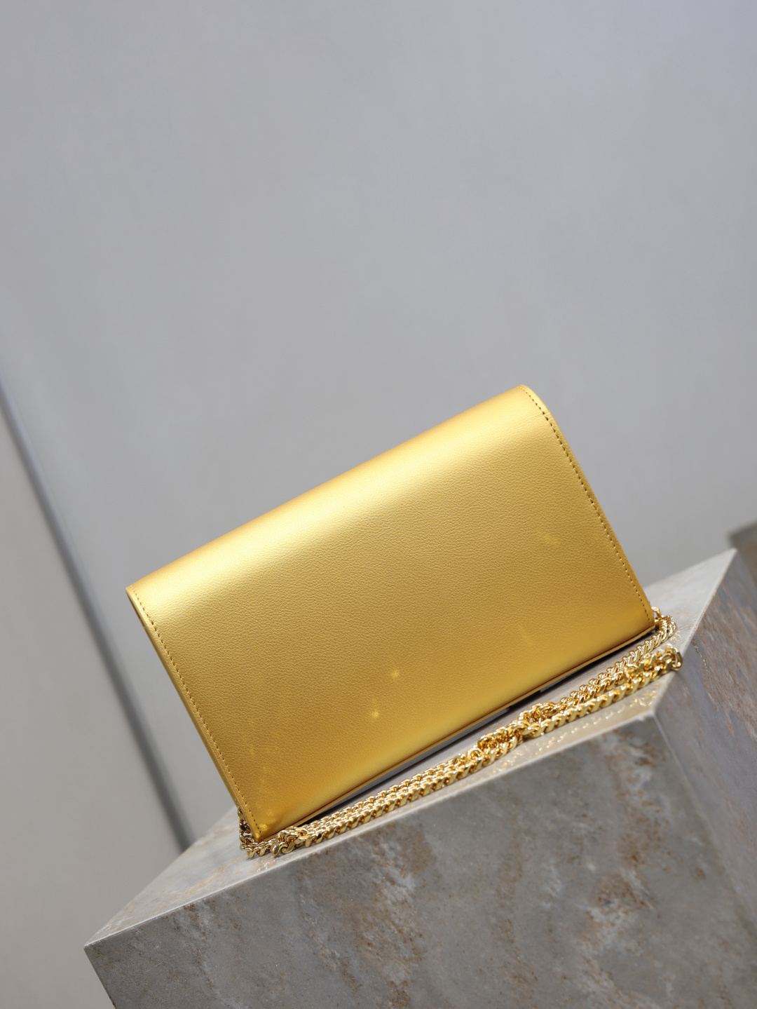 2026サンローラン「Saint Laurent CASSANDRE チェーンウォレット グラン