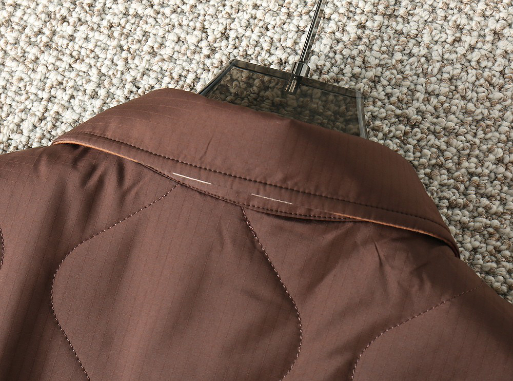 バーバリー「Burberry」秋冬 リバーシブルキルティングジャケット