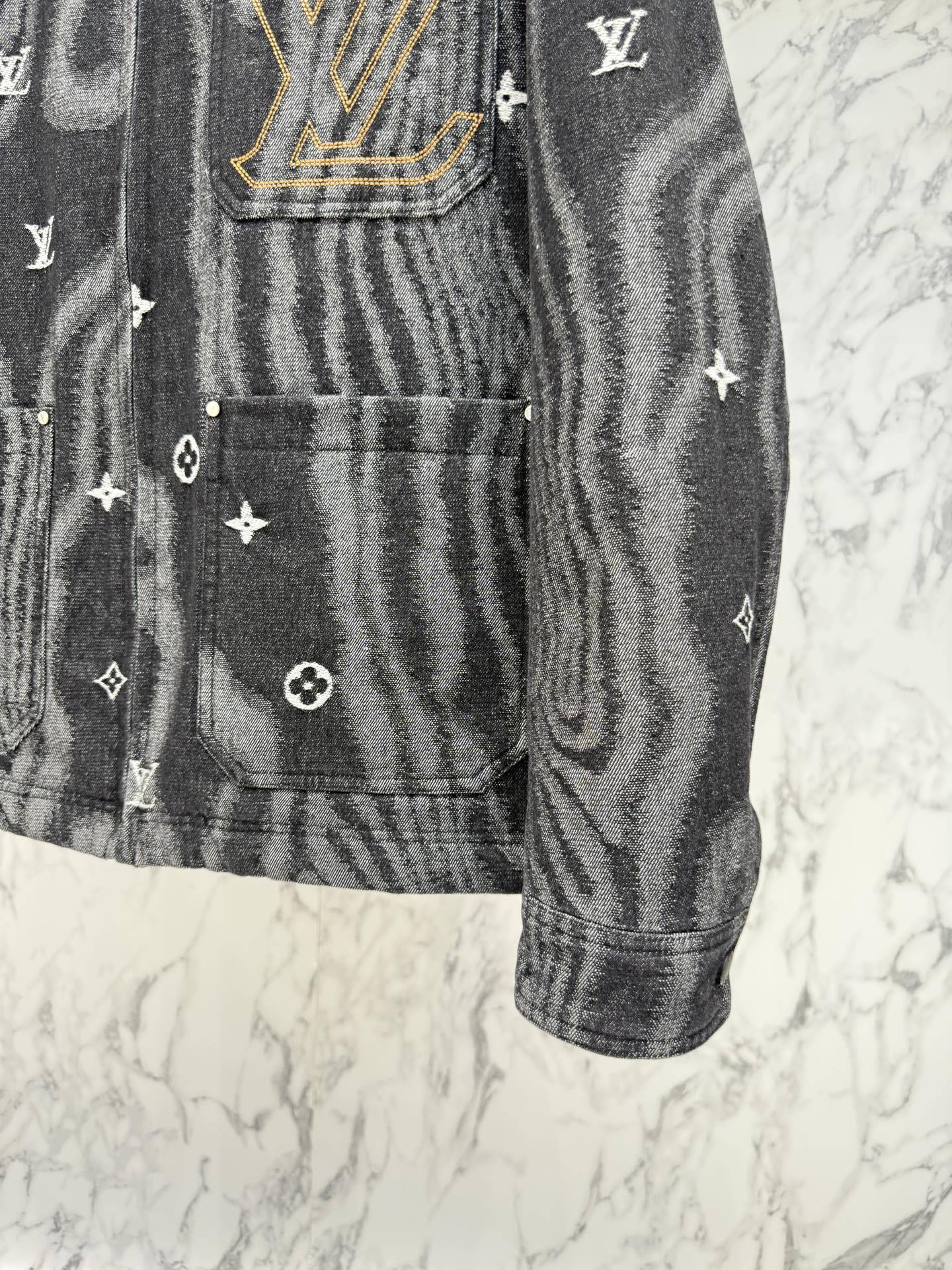 ルイ・ヴィトン「Louis Vuitton」秋冬コレクション ダウンジャケット