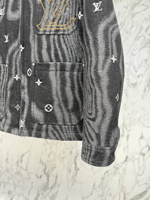 ルイ・ヴィトン「Louis Vuitton」秋冬コレクション ダウンジャケット