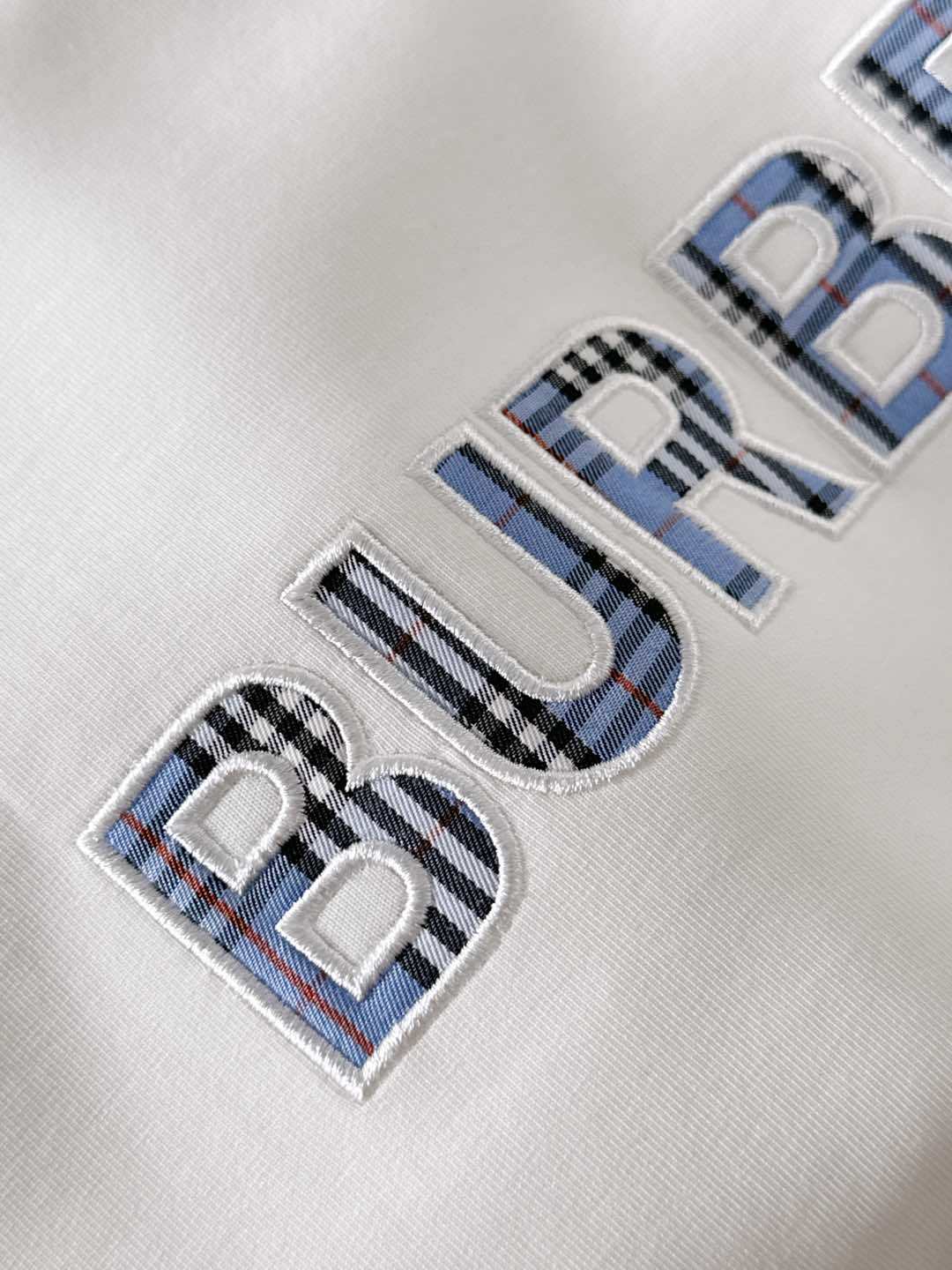 バーバリー「Burberry」秋冬メンズスウェット