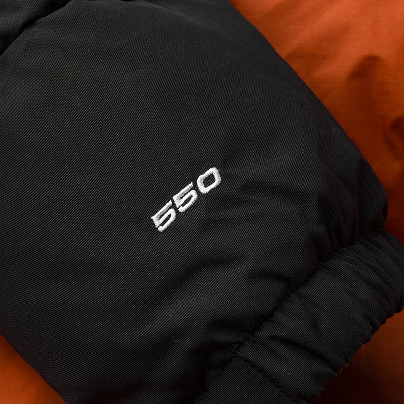 The North Face2 2024 年モデルの新商品、アイコンシリーズのヒマラヤ産ガチョウの羽毛で防風効果のあるダウンジャケットです