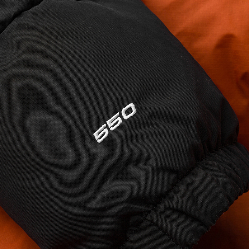 The North Face2 2024 年モデルの新商品、アイコンシリーズのヒマラヤ産ガチョウの羽毛で防風効果のあるダウンジャケットです