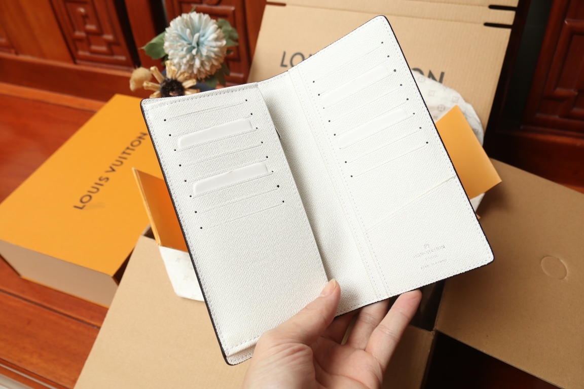 ルイ-ヴィトン(Louis Vuitton) ポルトフォイユ･ブラザ NM