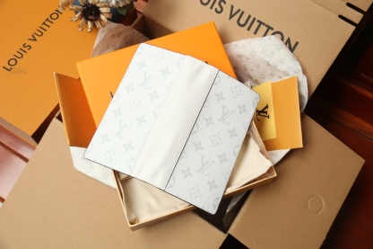 ルイ-ヴィトン(Louis Vuitton) ポルトフォイユ･ブラザ NM