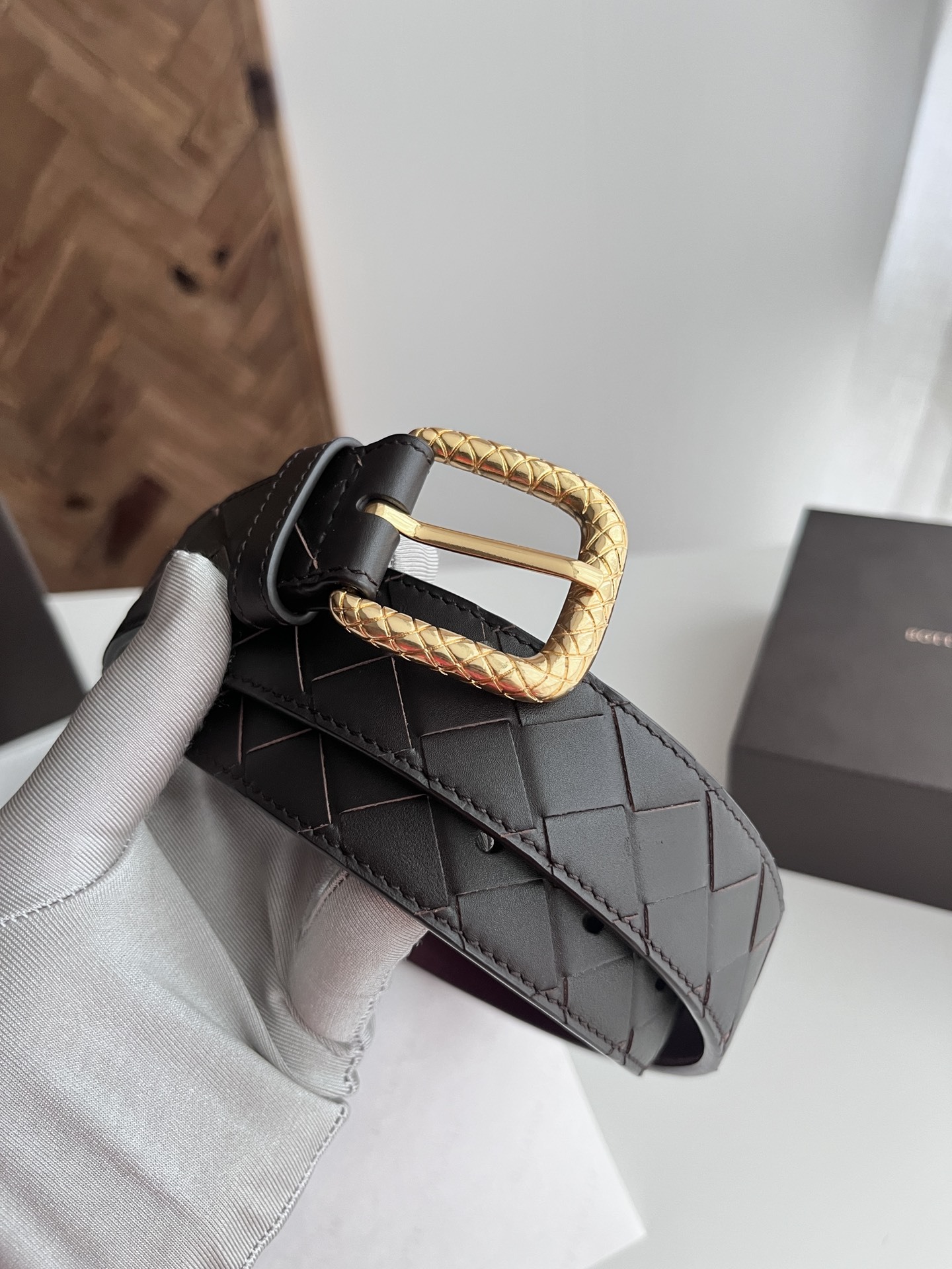 ボッテガ・ヴェネタ「Bottega Veneta」イントレチャート リバーシブル ベルト