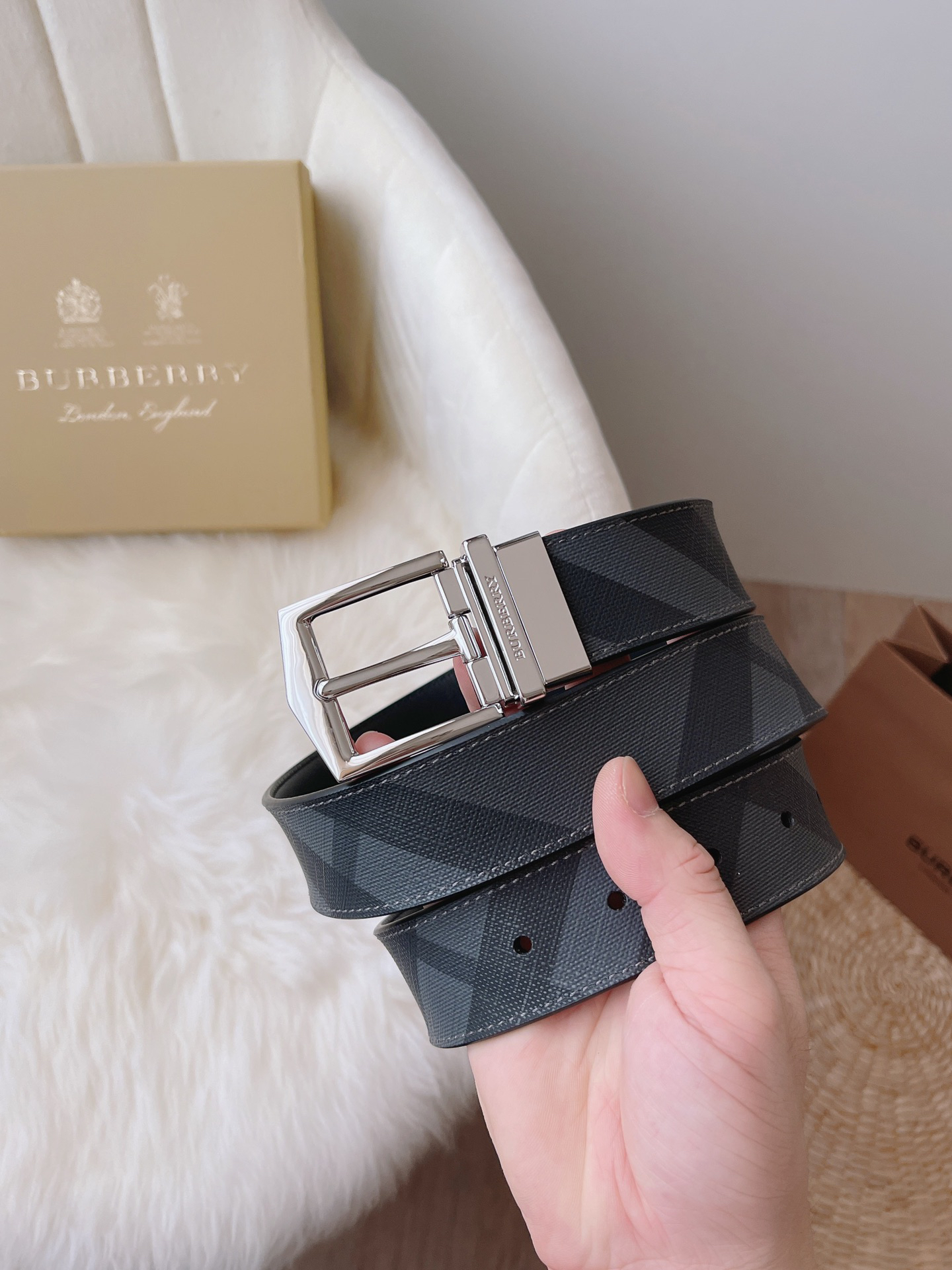 バーバリー「Burberry」クラシック チェック レザー ベルト100cm-ISETAN PRESTIGE CURATED