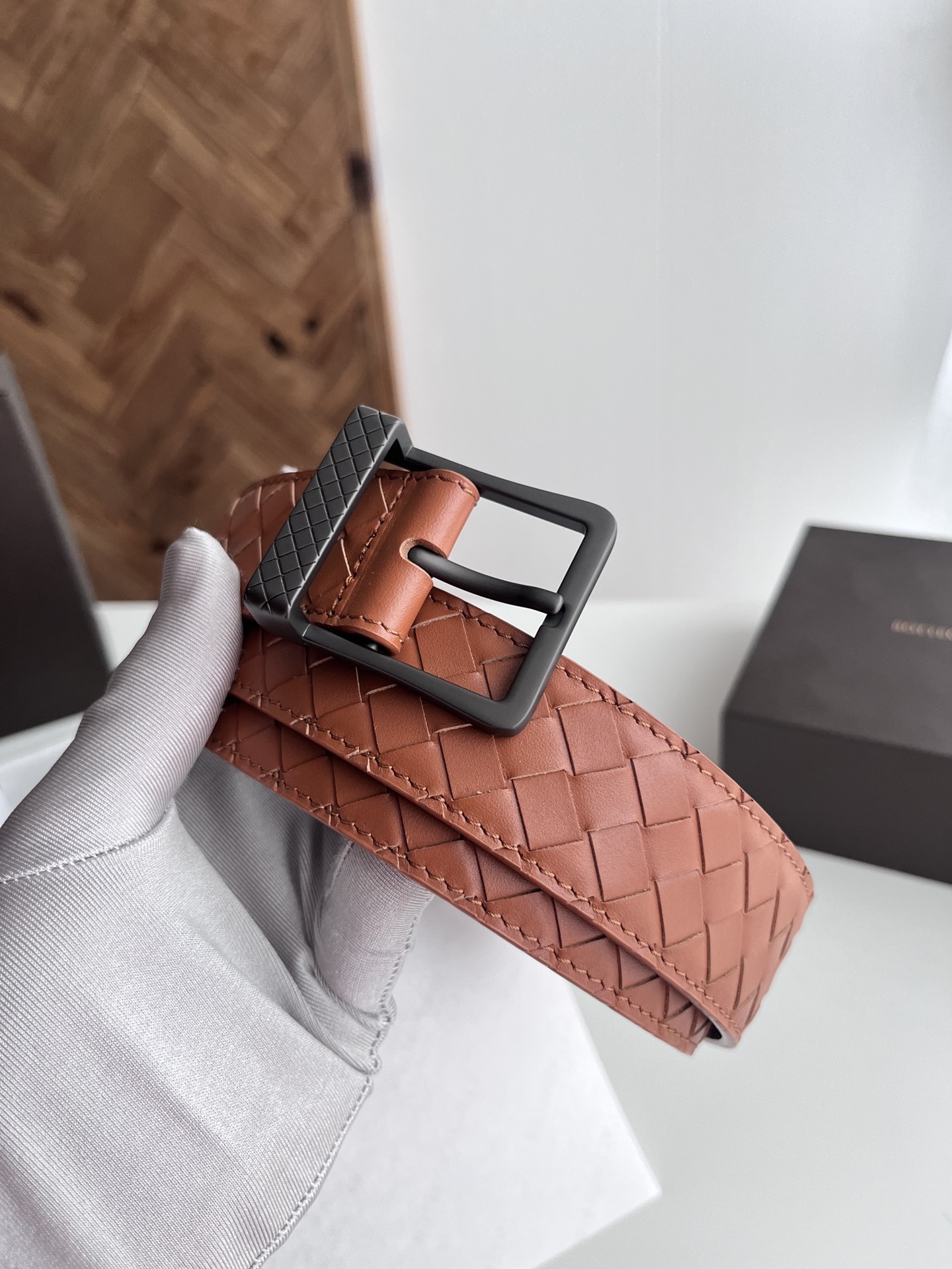 ボッテガ・ヴェネタ「Bottega Veneta」イントレチャート リバーシブル ベルト