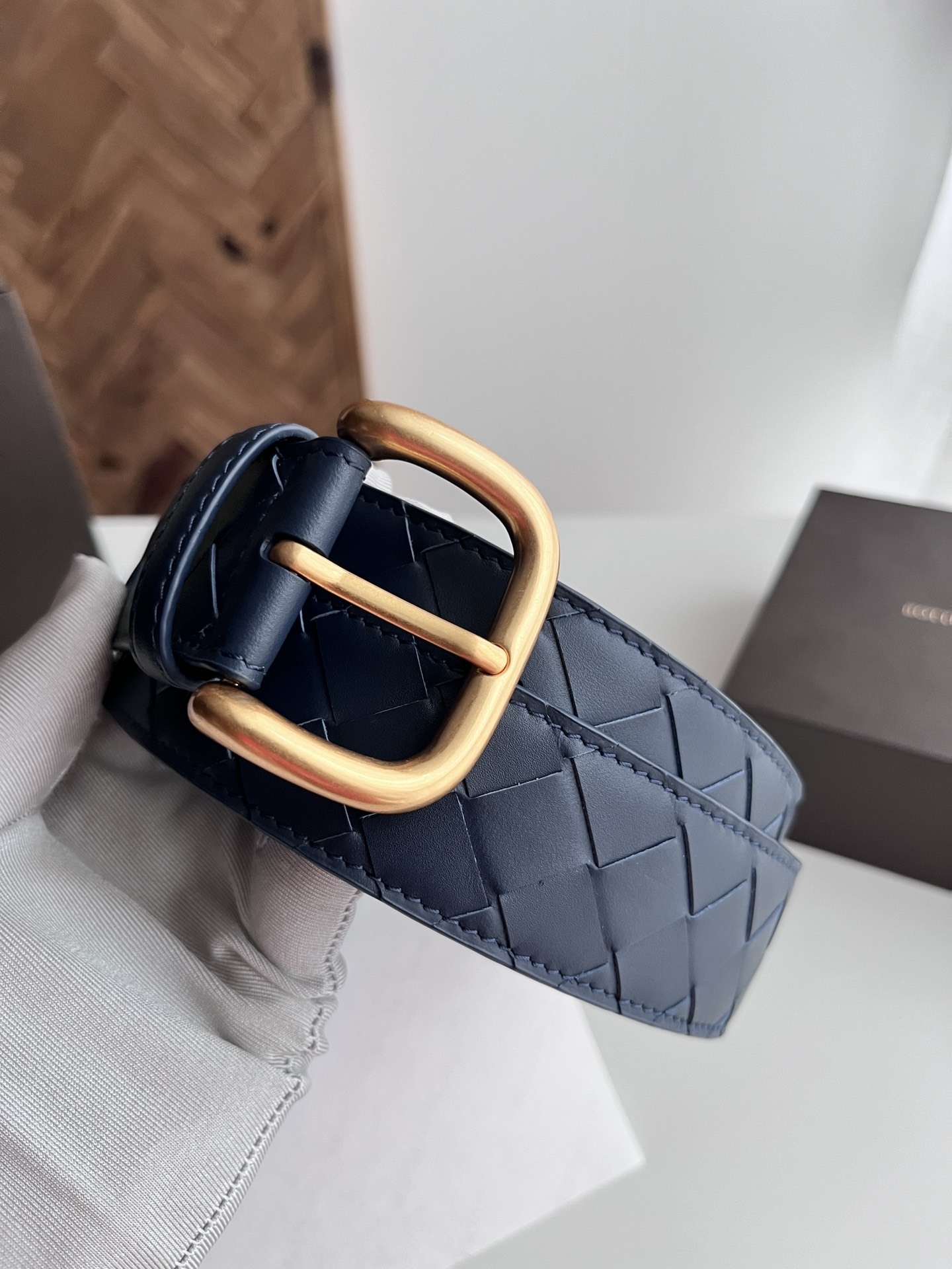 ボッテガ・ヴェネタ「Bottega Veneta」イントレチャート リバーシブル ベルト