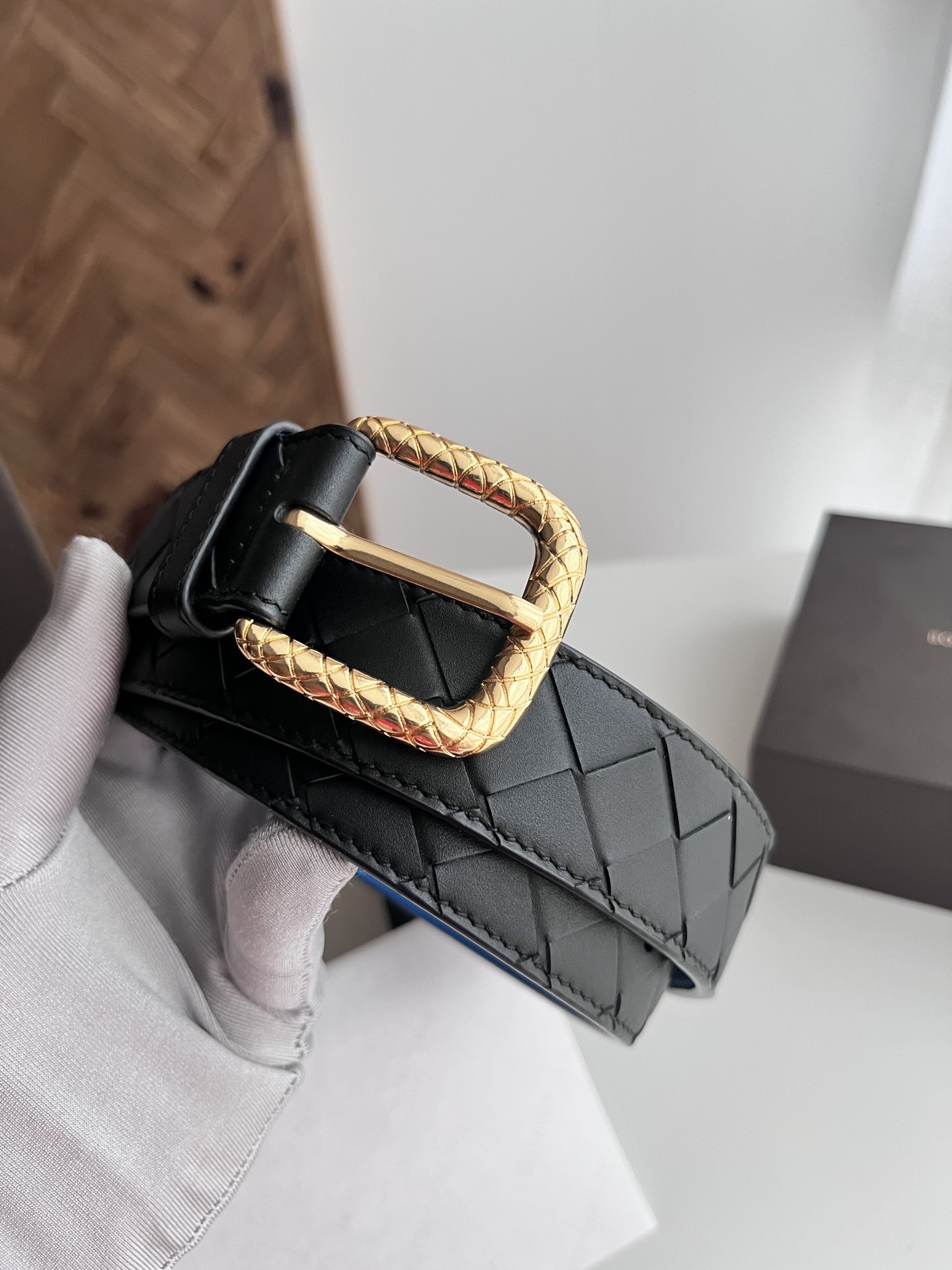 ボッテガ・ヴェネタ「Bottega Veneta」イントレチャート リバーシブル ベルト