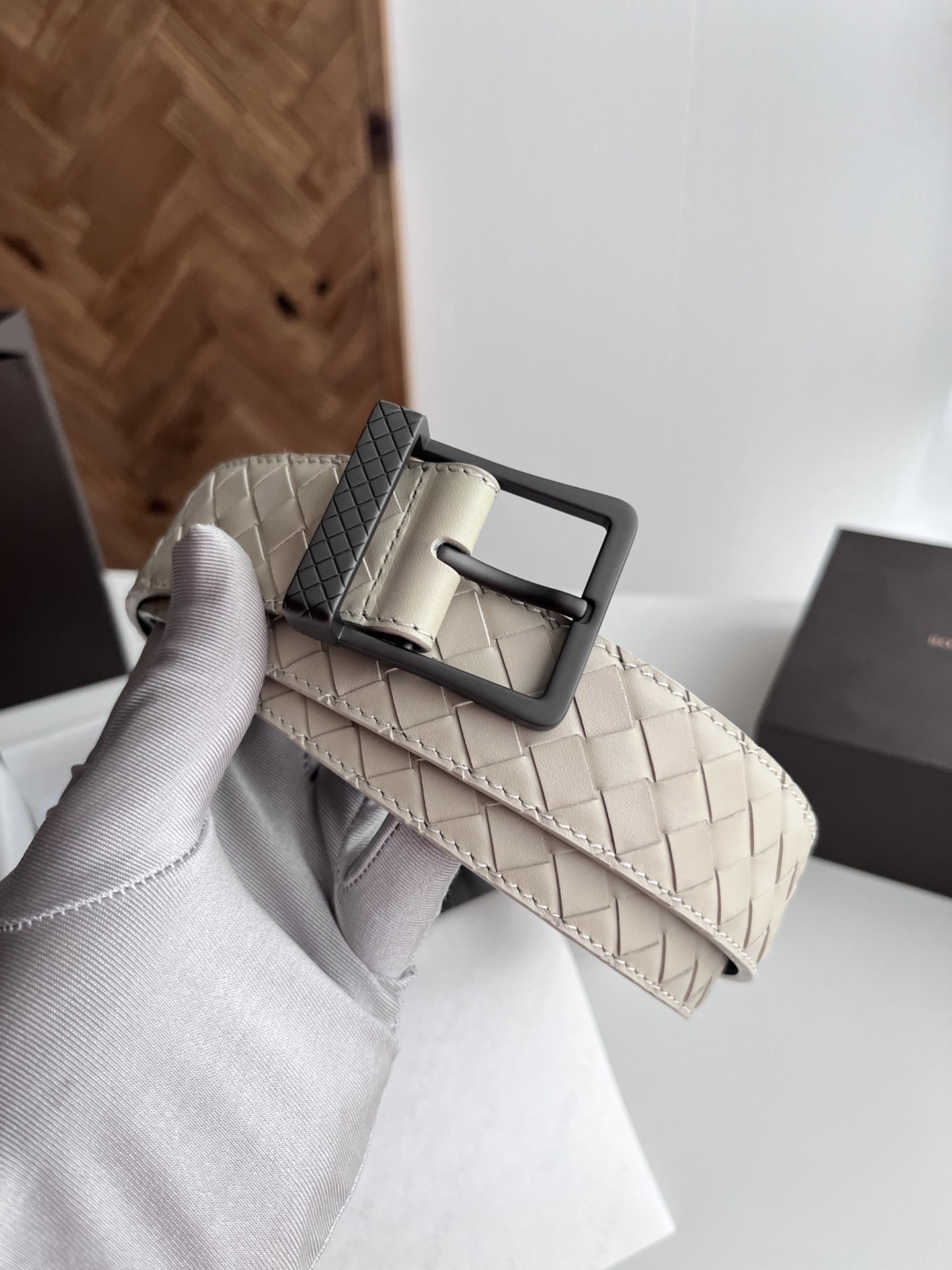 ボッテガ・ヴェネタ「Bottega Veneta」イントレチャート リバーシブル ベルト