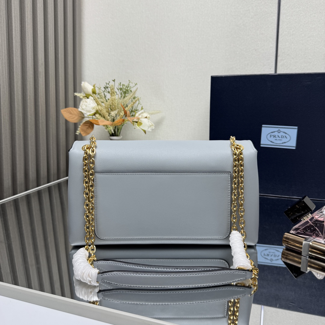 プラダ「Prada」2025 チェーンショルダーバッグ  スモール