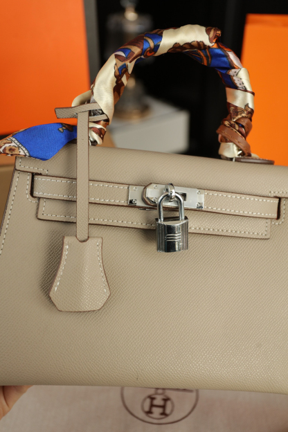 エルメス「Hermès」 Kelly 2代 Epsomレザーバッグ（シルバーハードウェア）