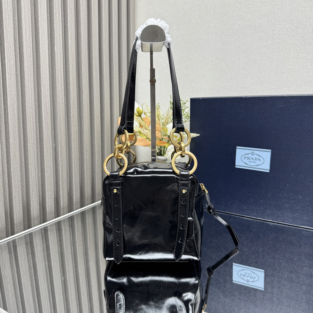 プラダ「Prada」リエディション 1995 オイルドレザートート