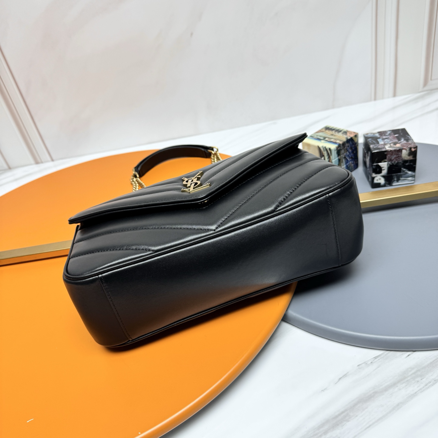 サンローラン「Saint Laurent」ルル ブラックレザー ミディアムバッグ