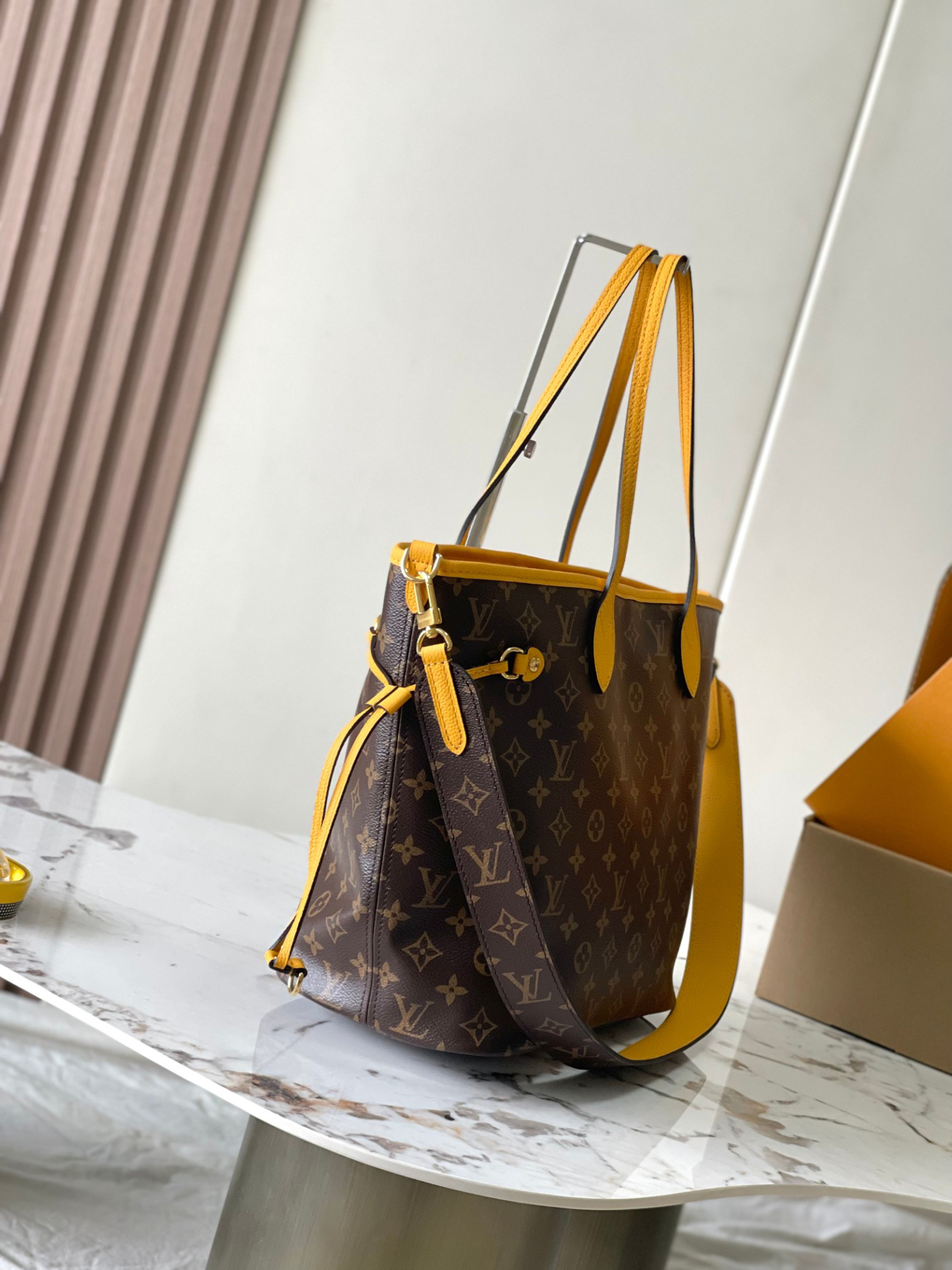 ルイ・ヴィトン「Louis Vuitton」Neverfull Bandoulière Inside Out GM ハンドバッグ