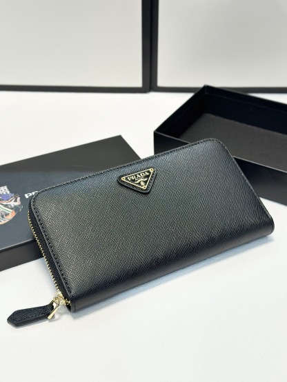プラダ「PRADA」サフィアーノレザー 財布