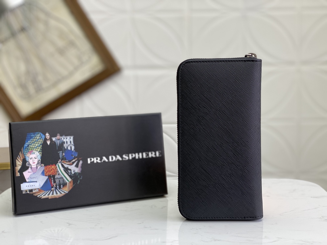 プラダ「PRADA」サフィアーノレザー 財布