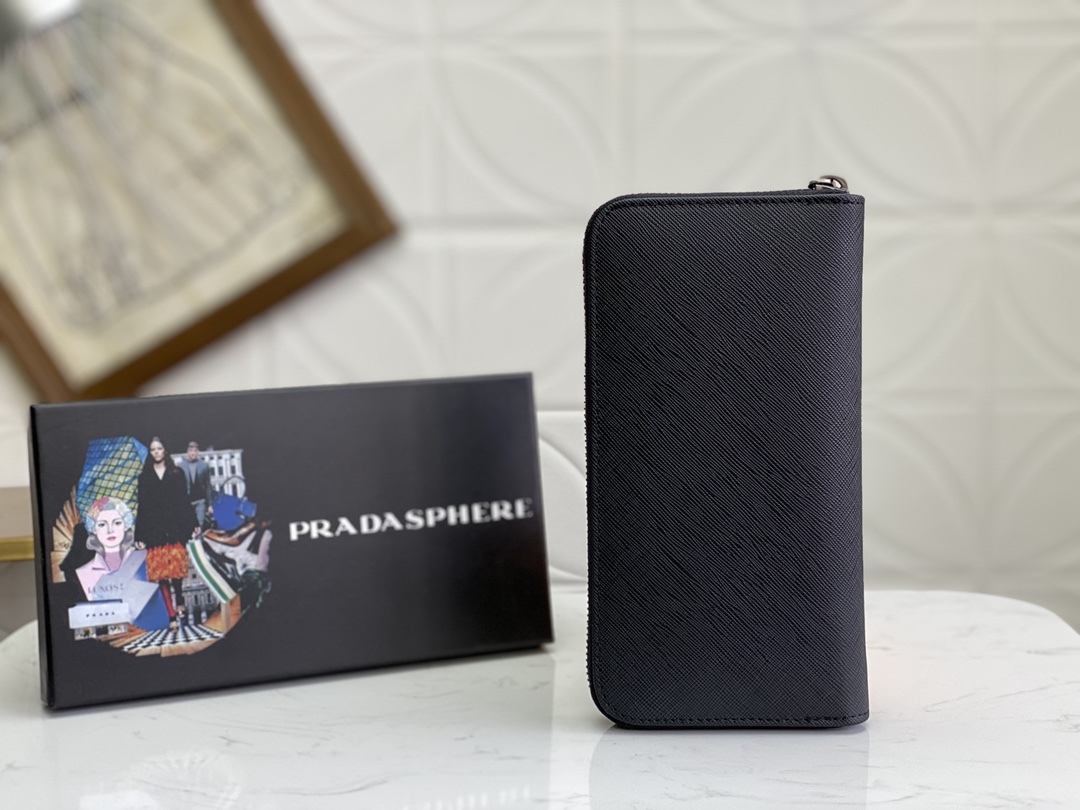 プラダ「PRADA」サフィアーノレザー 財布