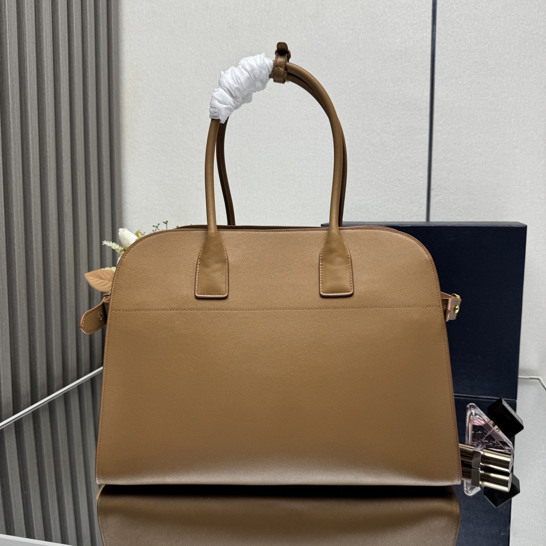 プラダ「Prada」 グランデ トートバッグ トートバッグ