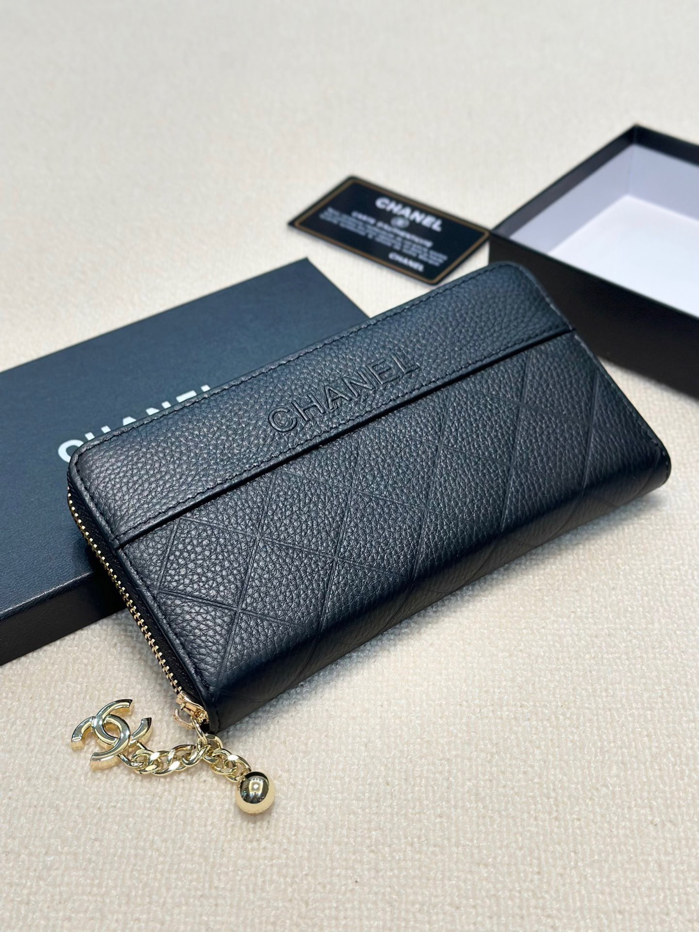 シャネル「Chanel」ロング ジップ ウォレット