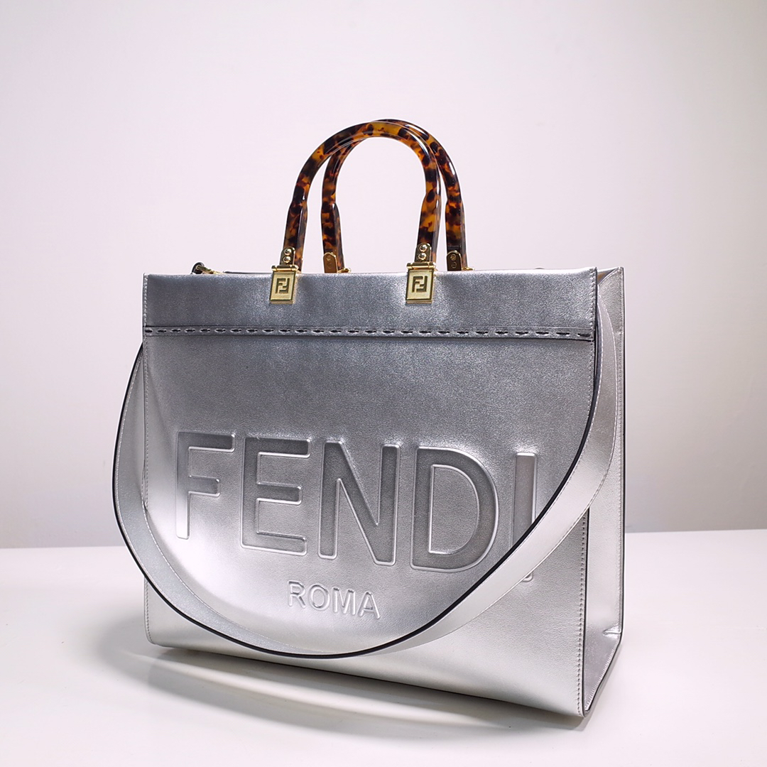 フェンディ「Fendi」Sunshine センタートートバッグ（シルバーラミネートレザー）