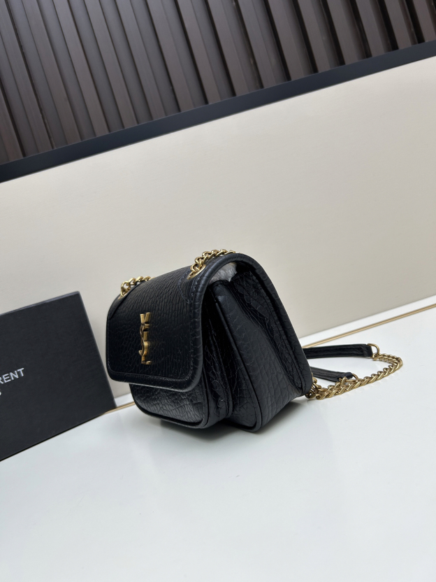 サンローラン「Saint Laurent」 NIKI 粒面レザー ショルダーバッグ