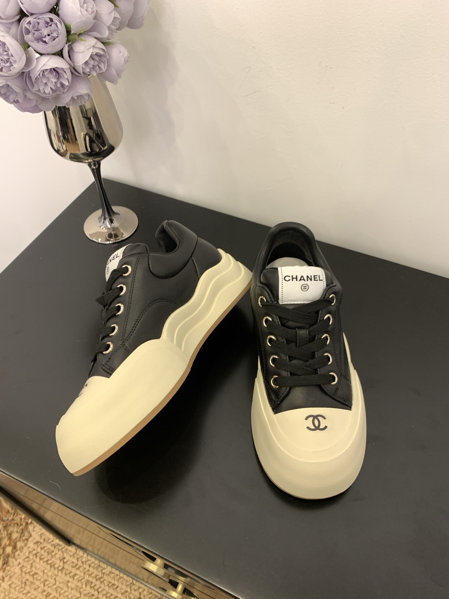 シャネル［Chanel］25C デッキシューズ パンダカラー スニーカー-ISETAN PRESTIGE CURATED