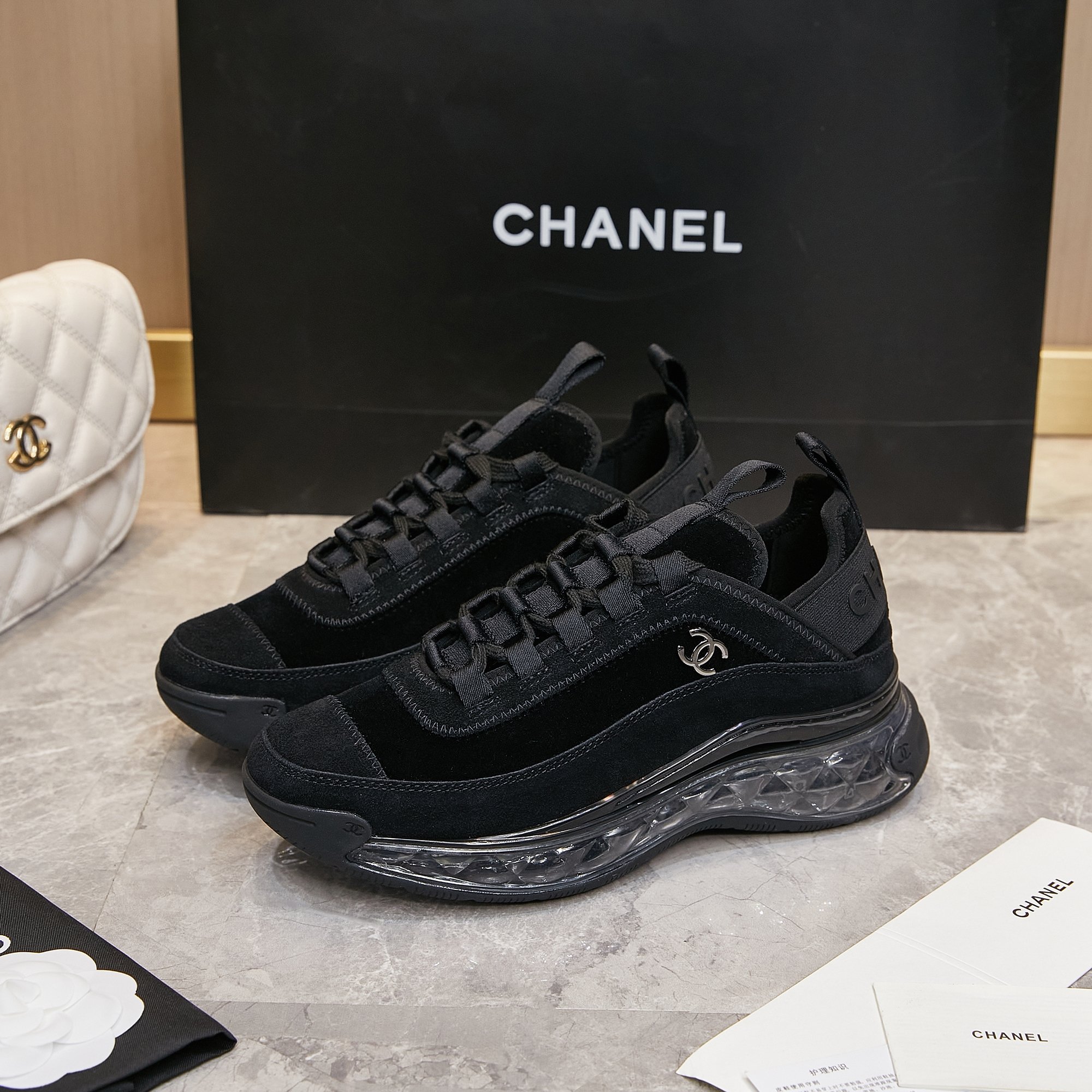 シャネル［Chanel］2024 トップレジャースニーカー カジュアルシューズ