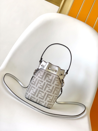 フェンディ「Fendi」Mon Tresor mini スワロフスキークリスタルデザイン バケットバッグ